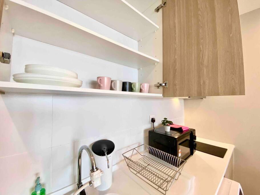 Tropicana 218 Macalister #Wondercolor #Infinity Pool #Georgetown #5Pax #2Br 2Bath #1King 1Queen 1Single #Quality Well Maintained #Private Host Exteriér fotografie